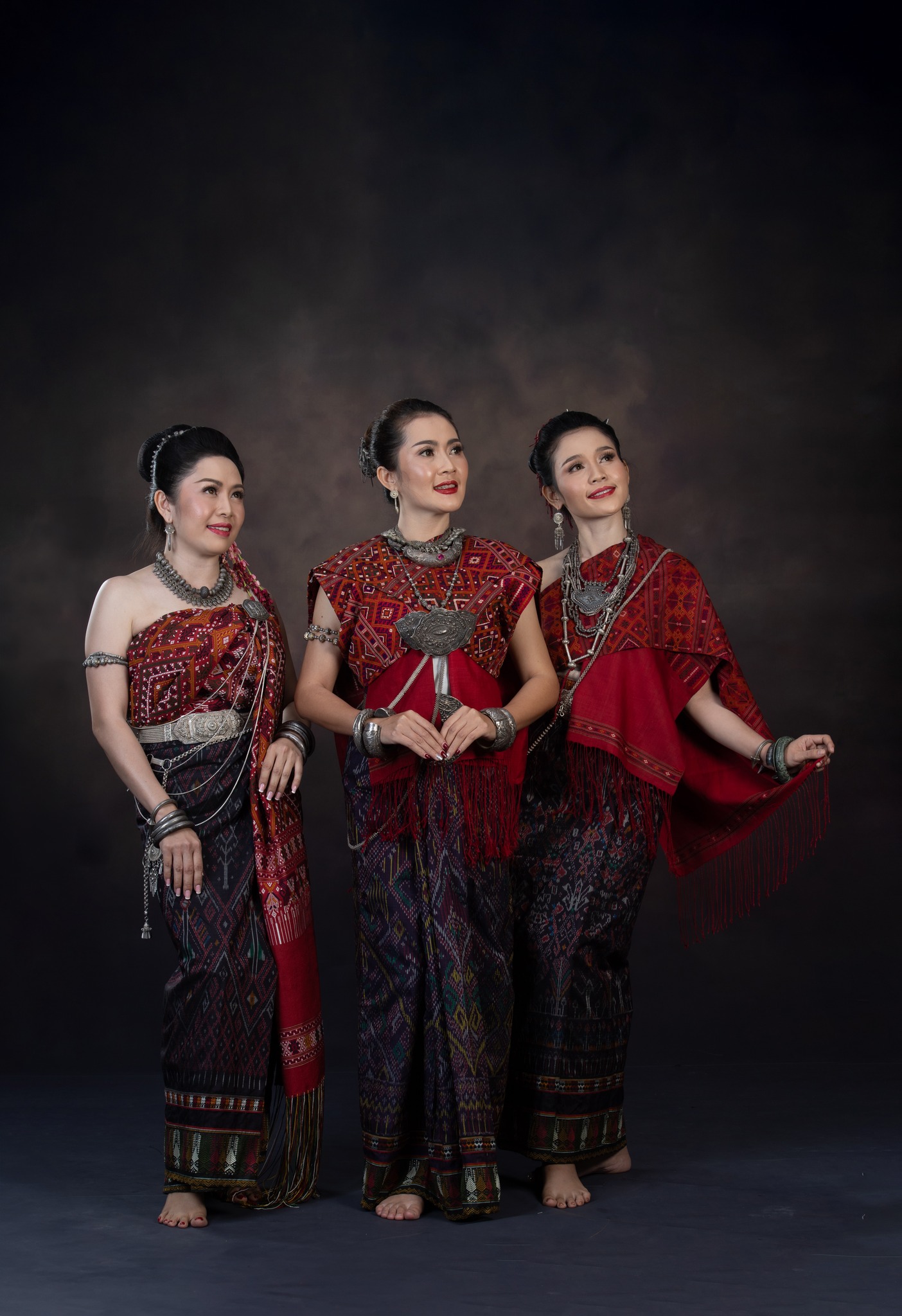 PHU-TAI แพรวา